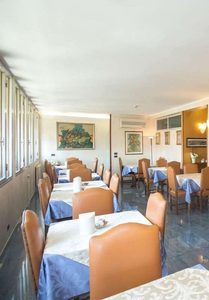 Rimini Hotell 3*